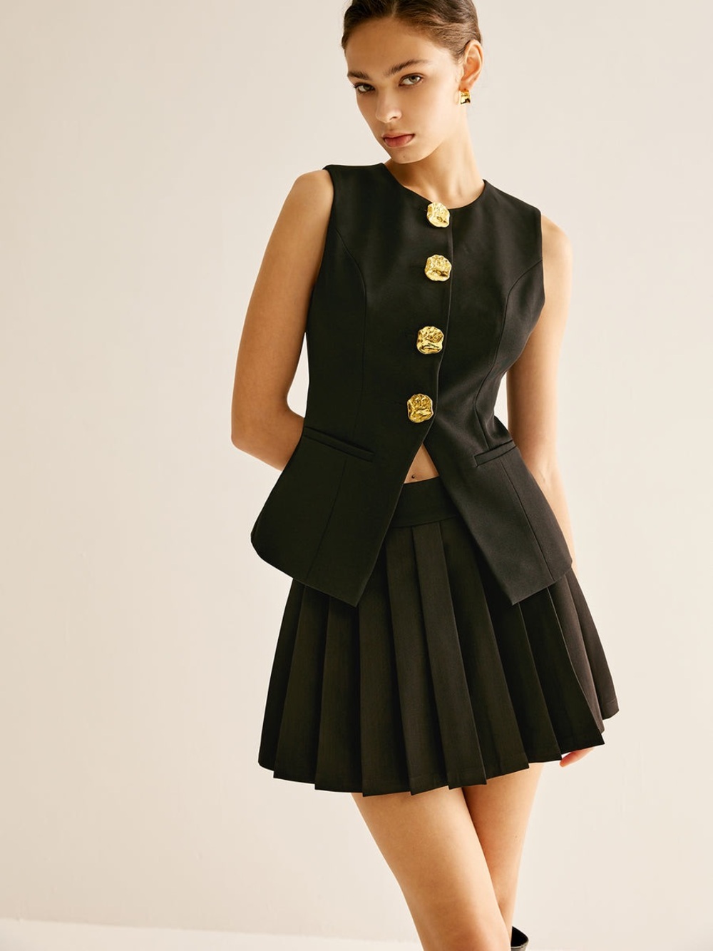 Commense Black Pleated Mini Skirt